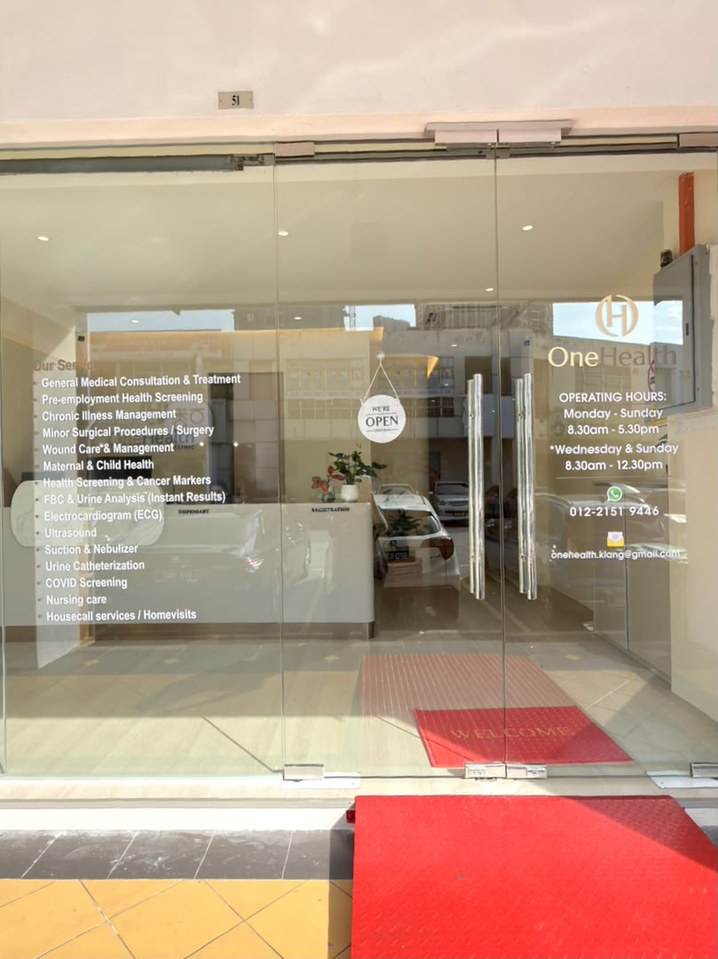 Storefront entrance at OneHealth Clinic Klang