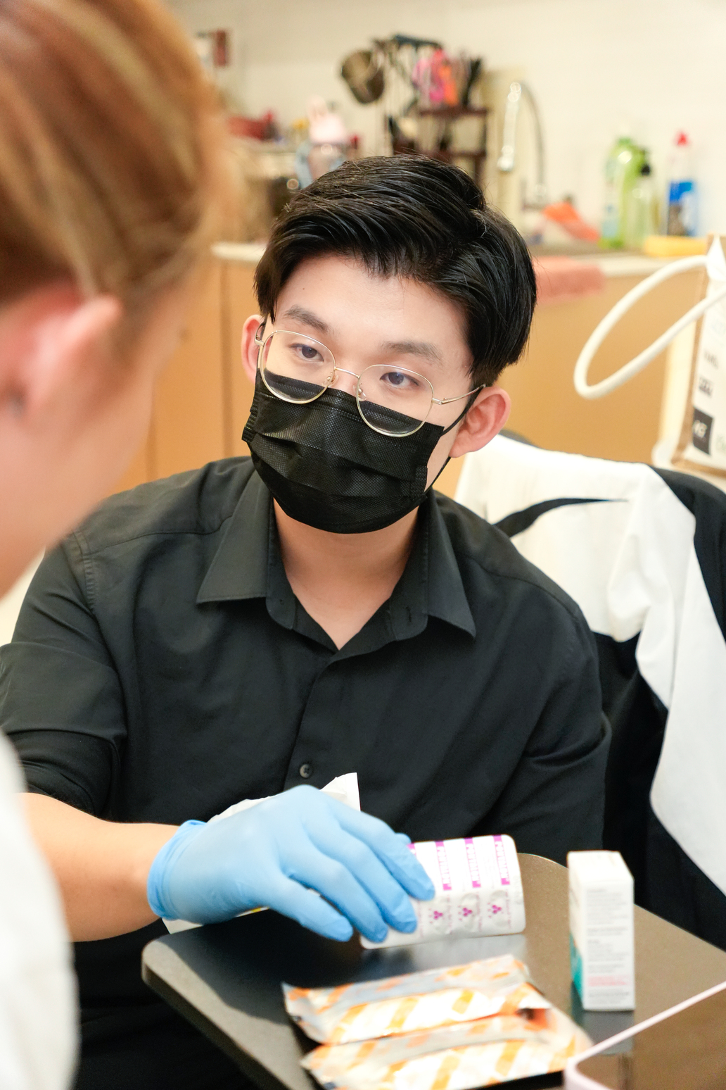 A OneHealth doctor reviewing test results with a patient